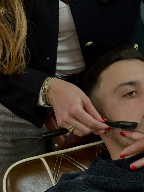 Rasage traditionnel de la barbe